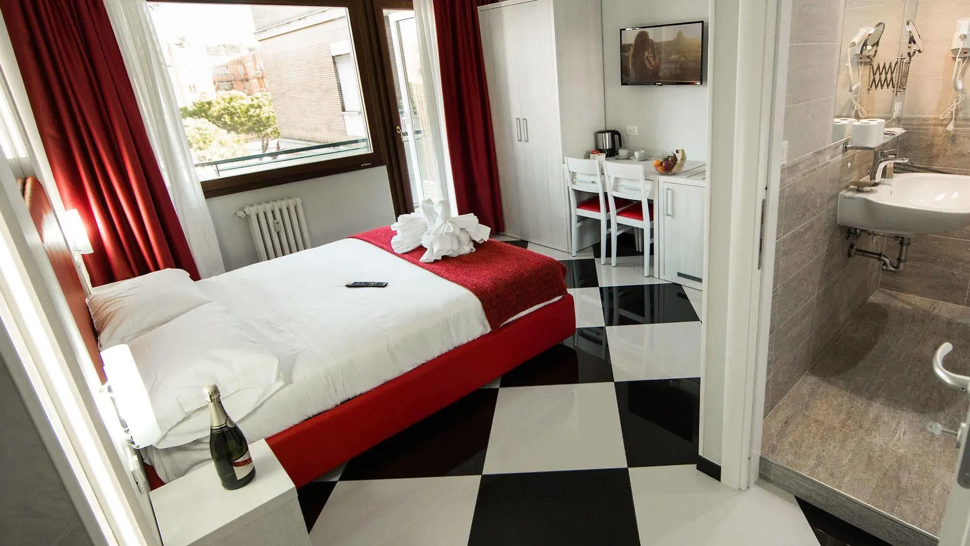 Heart Of Rome Rooms Italia
